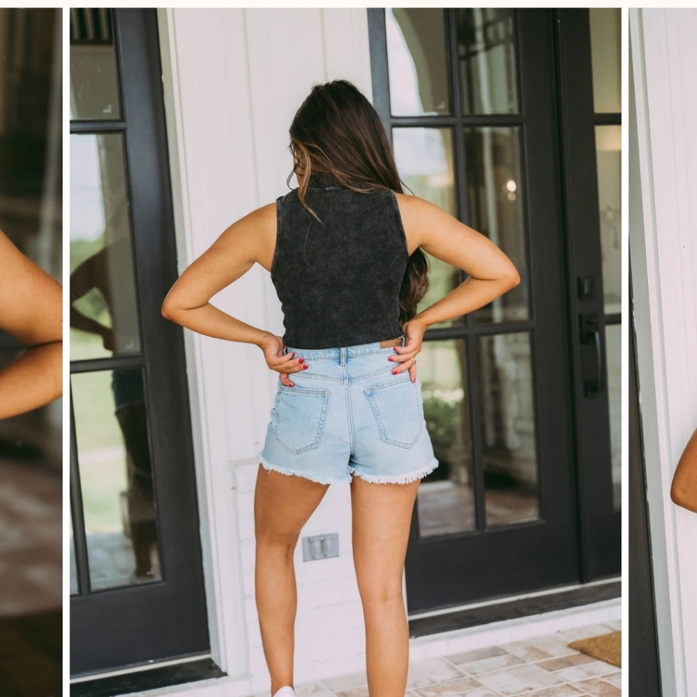Turtle neck sleeveless bodysuit - Picture 3 of 3